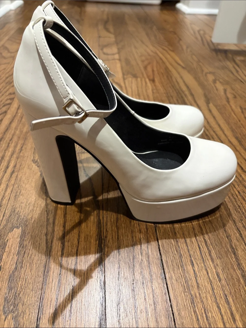 Jeffrey Campbell Cream Patent Platform Mary Jane Heels